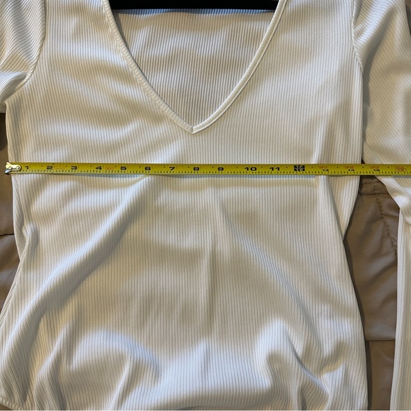 NWOT Free People Deep Vneck Bell Sleeve Bodysuit Top in cream white size M - Picture 13 of 16